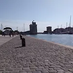 Sur Le Vieux Port Vue Sur 라로셸