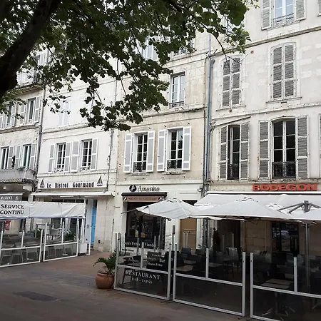 Sur Le Vieux Port Vue Sur * 라로셸