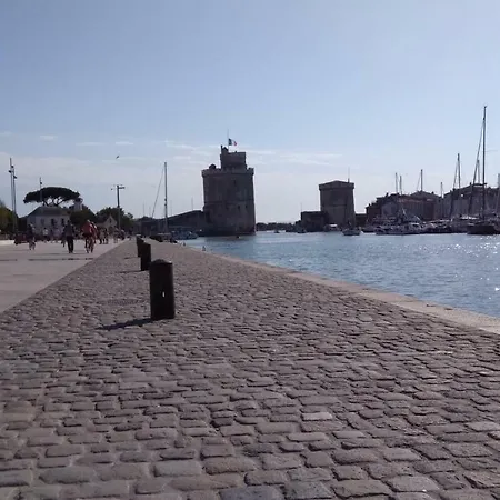 Sur Le Vieux Port Vue Sur La Rochelle (Charente-Maritime)