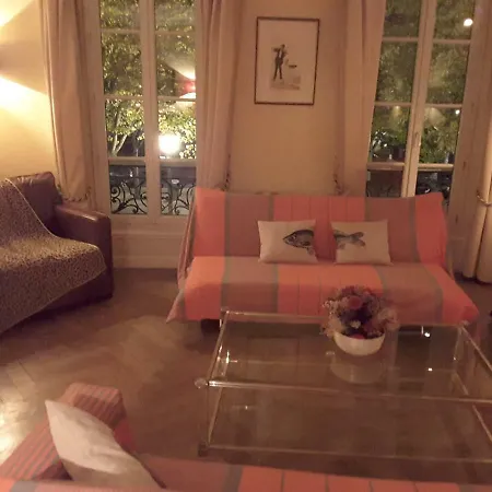 Sur Le Vieux Port Vue Sur La Rochelle (Charente-Maritime)